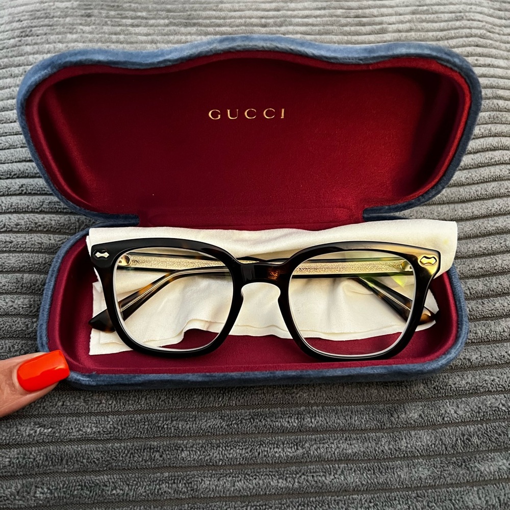 Gucci Eyeglasses GG184O
